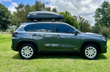 Suzuki Grand Vitara 2x4 rental with Tread Lite
